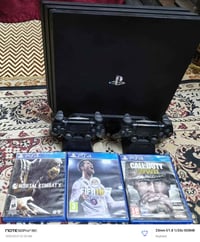 بليستيشن 4برو نضافة 99% مع كامل ملحقاتة ثلاث اقراص وكيبل HDMI2.0ومروحة...