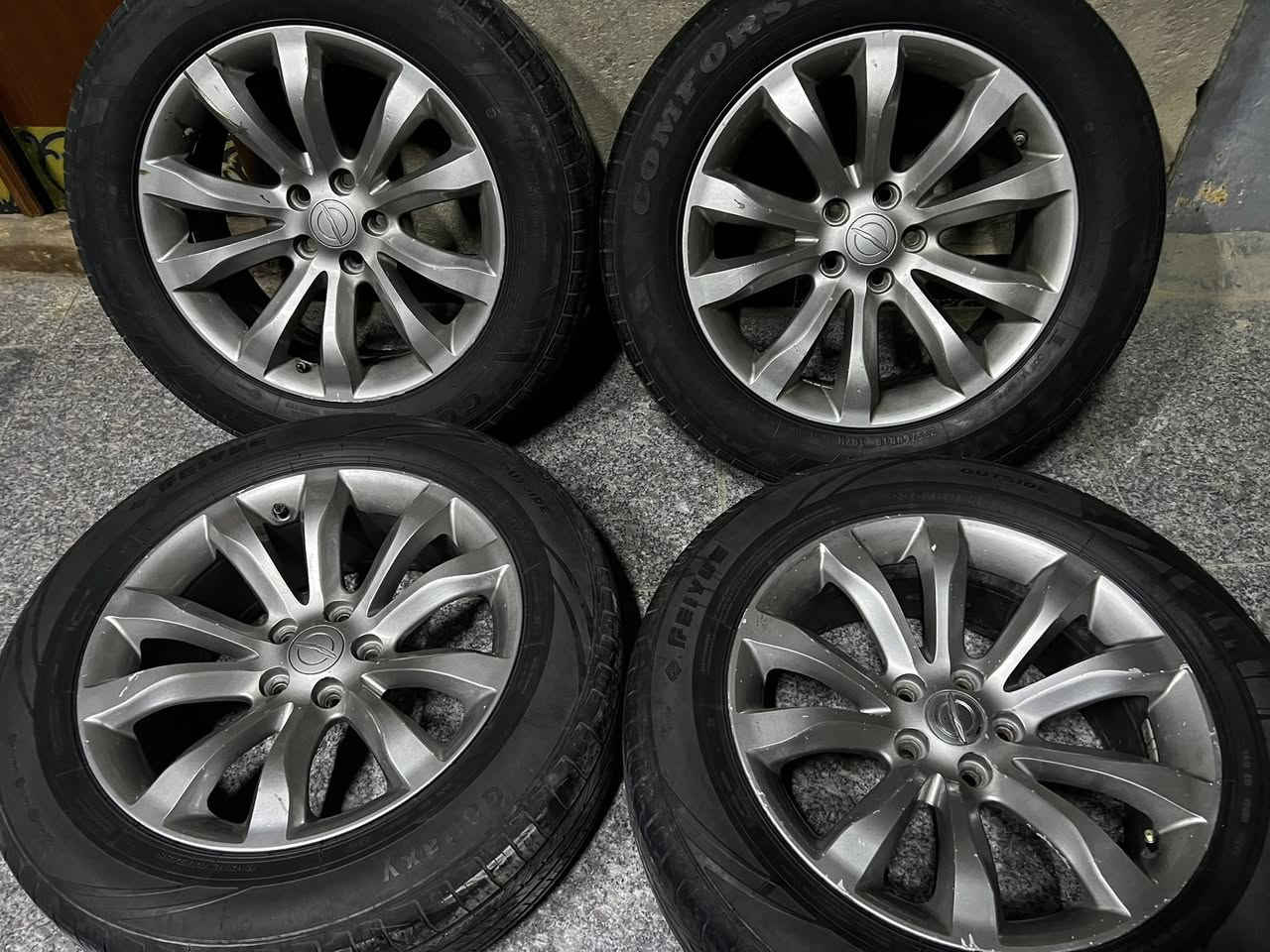 السلام عليكم 
ويل اوباما حجم 18 السعر 200 
الاتصال ***********
