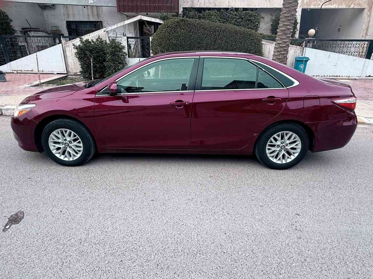 السلام عليكم ورحمة الله
للبيع تويوتا كامري موديل 2017 وارد امريكي 

#المركبة : تويوتا كامري 2017 لون احمر ماروني 
#الرقم    : السيارة رقم نجف
#الفئة     ;    LE
#الضرر  :  ضرر السيارة جاملغ خلفي ايمن معمر مع قبق الجنطة تبديل وصبغ (صور الحادث مرفقة)
بالاضافه صار عدي مكانين باردات بسيطات كلش و موجوده صورتهن بالمنشور محددات بلون اخضر

المواصفات 

1- مواصفات LE معروفة
2- محرك 4 سلندر 2500 
3- ويل كب حجم 17 مع طقم تاير جديد قبل شهر
4- غرفة السيارة مخمل اسود 
5- تحكم فول كهرباء لكشن السائق
6- شاشة دشبول كبيرة للتحكم 
7- تحكم ستيرن جهتين بلوتوث وحاكية وتحكم شاشة داخلية 
8- صدر جديد قبل اسبوع شديته 

مكان السيارة بغداد الحارثية

والسعر المطلوب  14,800$

***********
