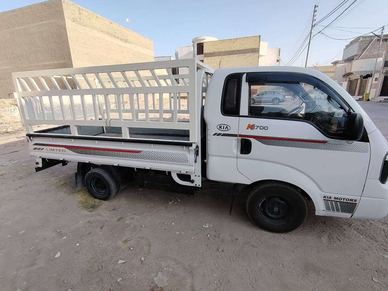 السيارة موديل 2019 السنوية 2031 بأسمي تحويل مباشر بشرط عقد مروري وحجز نقل ملكية غير قابل للتأخير المحرك 3000 جديد اول تبديلة دهن ادوات المحرك شركة الحسن ابوالختم الناعم پم ونوزل ياباني جديد  الگير جديد بالصندوق گلچ كامل جديد حدادية جديدة تعمير كامل مال جناي النقص كمبريسر تبريد وبس حدادية فيترية متخسر دينار واحد البيع لظرف خاص الراغب بالسؤال الاتصال على الرقم واتساب *********** لان خارج البلد والرقم ‏‪***********‬‏ عادي موجود حاليا السعر 120 وكل الهلا ومرحبا
