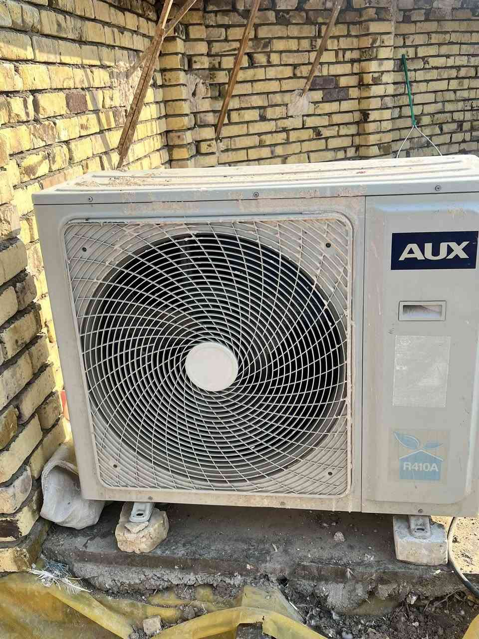 سبلت aux  
3 طن
غاز 410
تدفئة تبريد 
عندي ظرف مستعجل واريد ابيعه
سعره قفل: 450 الف 
الي يكلي شنو مجاله احظره ..
شراي هلا بيك 
***********
