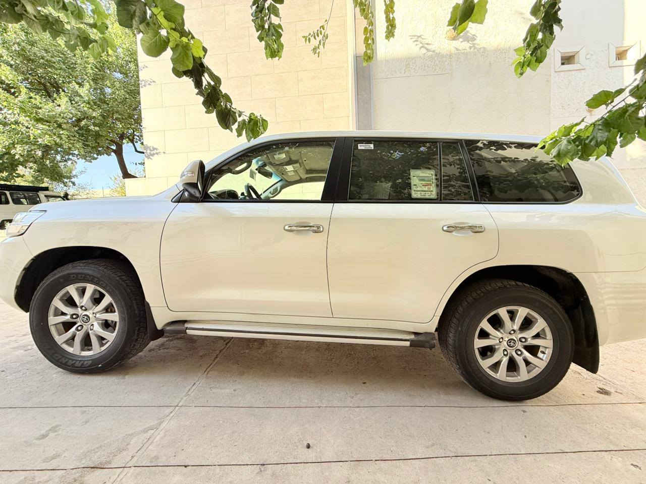 تۆیۆتا لاندکرۆزر 2020 مواسەفات GX فوول   
وەنەوشە 
  ڕەنگی سپی GXی فوول ڕەنگی سپییە
تەنیا 89 هەزار کیلۆمەتر رۆیشتووە
 سەیارەکە زۆر پاکە 
 رەسمی سۆنەرەکەم داناوە 
سەیارەکە سڵایدە ، تەبرید مەرکەزییە
 ، بەصمەیە ، چوار تایەی نوێی لەژێرە
 ، شاشە ئایپادە ، کوشن کارەباییە وە

سعر لە کۆمێنت داوابکە ڕاستەخۆ بۆت دیت 📩 

گیرومەکینە بەشەرت زۆربەجوانی پاکی ماوە هیچ خەلەلیکی تیدا نییە 
ماڵی دۆستە سەنەوی نوێیە 
ناونیشان : سلێمانی 

ژمارەی خاوەنی 
***********
