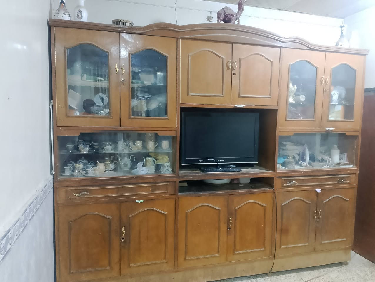 السلام عليكم معرض طابقين كبير للبيع نضيف كل ضرر مابي النجف الاشرف للتواصل علئ الرقم ***********
