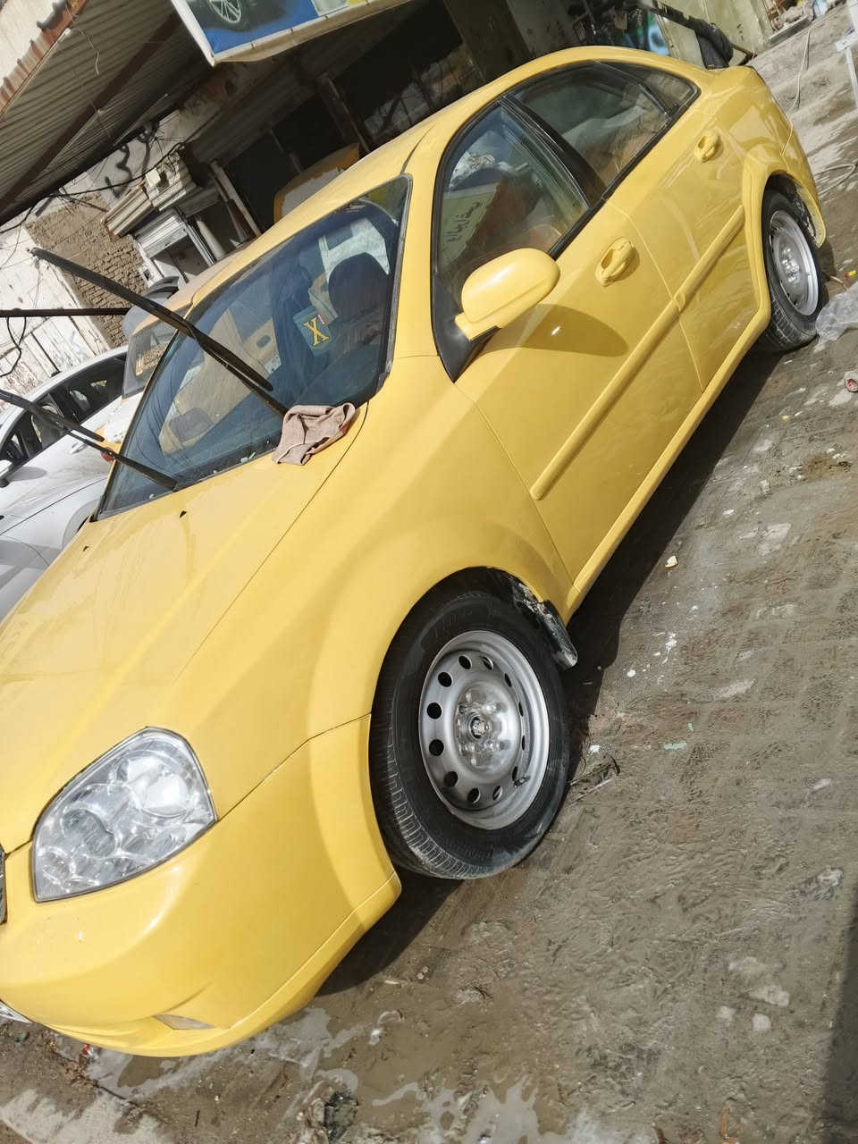 السلام عليكم ورحمه الله اوبترا موديل 2011 مصبوغه جماليه رقم انكليزي بصره بسمي مصفره  هيه وغرامات هاتف *********** السعر 65
