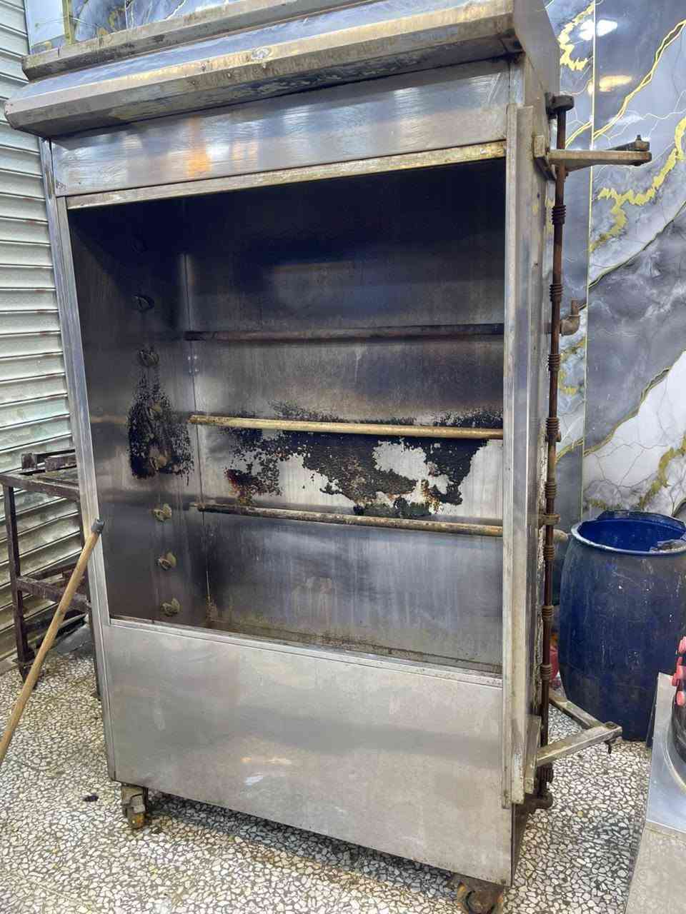 السلام عليكم
غراض مطعم للبيع نضيفات مكان بغداد للاستفسار الاتصال على واتساب 
***********
