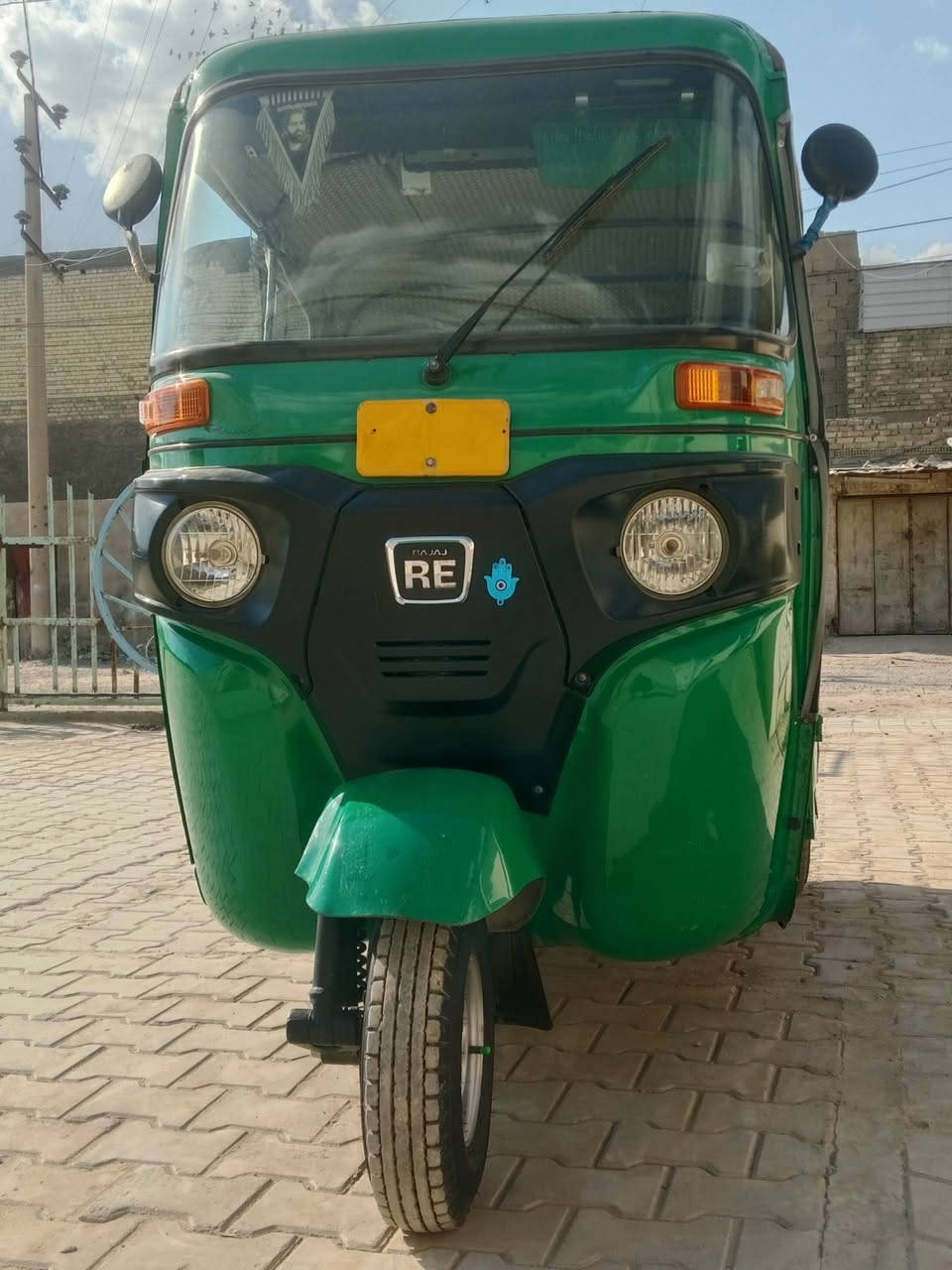 سلام عليكم تكتك موديل ٢٠٢٢ رقم بغداد مكاني الفظيلية تكتك خير من الله جهاز من كلشي بيه بارد قليل بصفحة ليسرة يم لباب لعبري ومكينه مجفته تجفيت شركه اصلي ضمان سعر ٨ملاين و٧٥٠      رقم ***********
