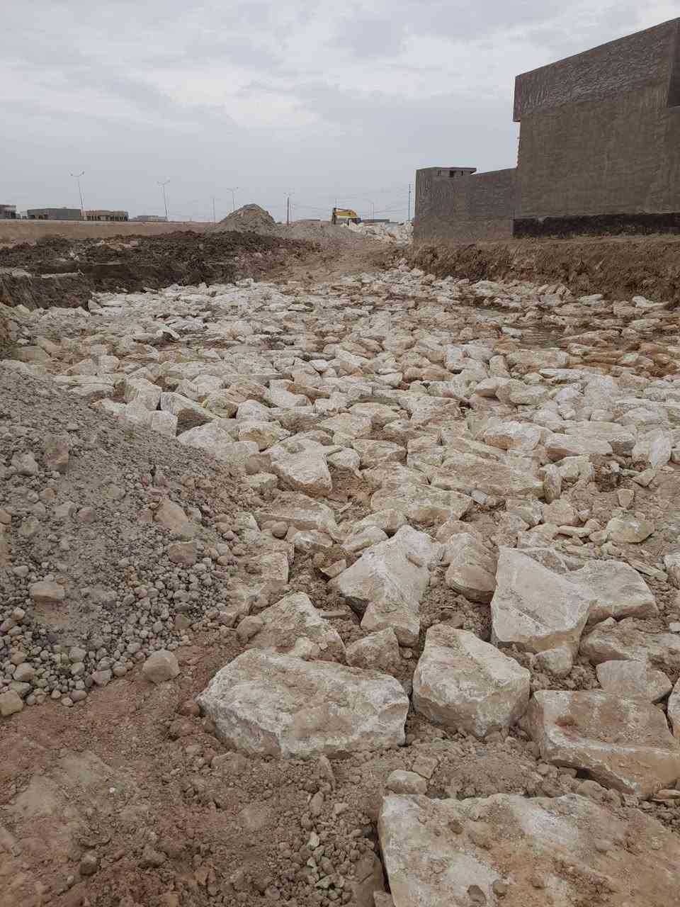 بسم الله الرحمن الرحيم ⚜️⚜️ 

تعلن عقارات الخيّأم 

يتوفر قطعة أرض للبيع 

جنس العقار طابو زراعي تحويل مباشر 

المساحه 500متر 

شارع 7 متر 

الارض محفوره ومدفونه نظام فلتر

المكان قريبه على شارع 60

سعر المتر مناسبه جدآ  130 الف وقابل للتفاوض

للاستفسار اكثر مراجعة عقارات الخيّام 

#عنوان_المكتب_شارع_40_قرب_باب_الخشب

او الاتصال على الارقام الظاهرة 

***********

***********

يتوفر واتساب لجميع الخطوط

نستقبل كافة العروض العقاريه
