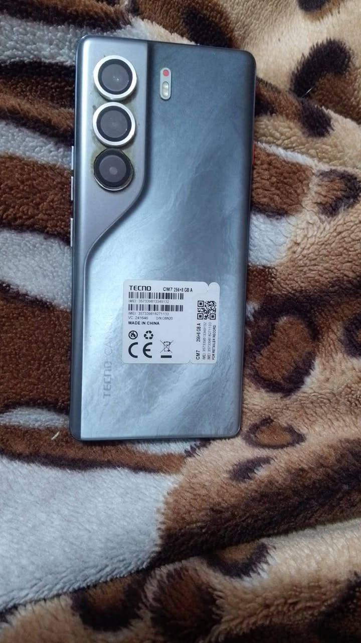 السلام عليكم
تكنو كامون ٤٠ برو 5G
الشاشه بيها كسر
السعر ١٧٥ 
بغداد الغزالية 
***********
