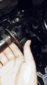 دراجه شحن كهربائي UB-400 - حجم ٢٢-
من رخصه الادمن 

٤ - بطاريات مسطره 

تايرات ياباني جبلي ( شوبليس ) 

استخدام - ٢ شهرين 

موديل -٢٠٢٤ 

نظيف جدا جدا 

لون - اسود - سيلفر رصاصي 

سرعه -٤٥ كيلو 

 دبل - شاره 

سويتش ( دبل سويتش ) 

لايت زينون - اشارات ليد 

نظيفه جدا استخدام قليل 

ار جي بي خلفي 

مقعدين امامي وخلفي ( طبي) 

سله اماميه - شاحنه ١٢٠ واط شغال 

ويل كب ( سبورت عريض ) 

حساسات بريك ( امامي - خلفي ) 

بادات ( البايدر موجوده ) 

قفل بريك خلفي ( مع مفتاح مدمج ) 

مرايات اماميه - حامل هاتف مع شحن لاسلكي 

شاشه ديجيتال عاليه الاضاءه 

ضوء عالي  البعد - متوسط البعد 
***********
السعر(٤٥٠ الف دينار ) وبيها مجال
