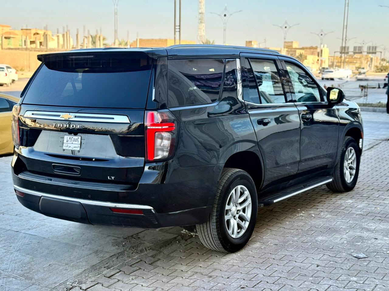 السلام عليكم من رخصة الادمن 
تاهو LT  نص فول وارد امريكي موديل 2023 بدون لوحات مروريه  للبيع او المراوس حسب القناعه
‏ وارد امريكي حادثه مثل مموضح بالصور بابين صفحة اليمين امبدلات او مصبوغاتة والجاملغ الخلفي الايمن مصلح او مصبوغه يعني ٣ قطع صبغ   
‏  مواصفات 
‏8سلندر محرك ( 5300 )
4X4 فور ويل
‏كراسي جلد اصلي
‏كراسي اثنين كهرباء
‏كراسي هزاز(عند اقتراب السيارة من اي شي)
‏كراسي(تدفئه)
‏تبريد خلفي شاشة
‏شحن الهاتف لاسلكياً
‏كروس سرعة
‏نظام AUTO START
‏نظام هندبريك دكمة AUTO HOLD
‏نظام مانع انحدار
‏فول تحكم استيرن(جهتين امامي+جهتين خلفي)
‏استيرن كهرباء
‏استيرن تدفئة
‏شاشة عرض الاعطال
‏صندوك كهرباء(شفط)
‏فتح صندوك تلقائيا عن طريق القدم
‏دبل كير(عادي+اوتوماتيك)
‏ناقل حركة 10 نمر
‏دبل حساس(امامي+خلفي)
‏نظام تحكم بمستوى الضوء الداخلي
‏مانع تزحلق
‏مري شفط
‏شاشة امامية كبيرة اصلية
‏شاشات خلفية اصلية
‏تشغيل عن بعد

السعر 400  ورقه او مراوس حسب القناعه
 للاستفسار 
‏رقم الهاتف ***********
صور الحادث مرفقه ويه الصور مع رقم الشاصي
السياره جاهزه من كلشي اي نقص مابيهه ع وضع الشركه
