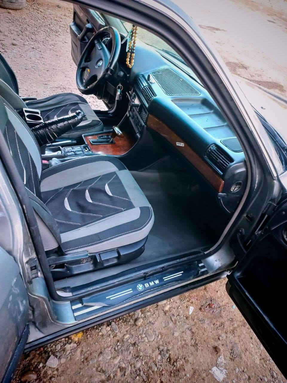 بي ام للبيع ٩٢ جنطه وقماره بلادي صبغ حزام محرك ٣ ونص رقم انكليزي بغداد الداخل نظيف مستعجل ع بيعتها السعر 45 والشراي بيها مجال 
مكانها صلاح الدين الدجيل الاستفسار الاتصال ع الرقم ***********  او ***********
