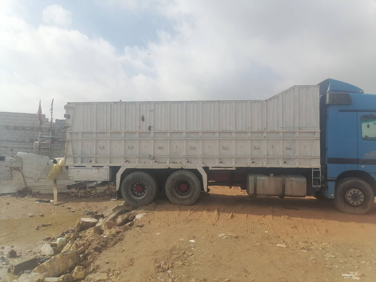 سلام عليكم للبيع بدي طول ٧٥٠ مكاني ديوانيه رقم *********** مكاني ديوانيه
