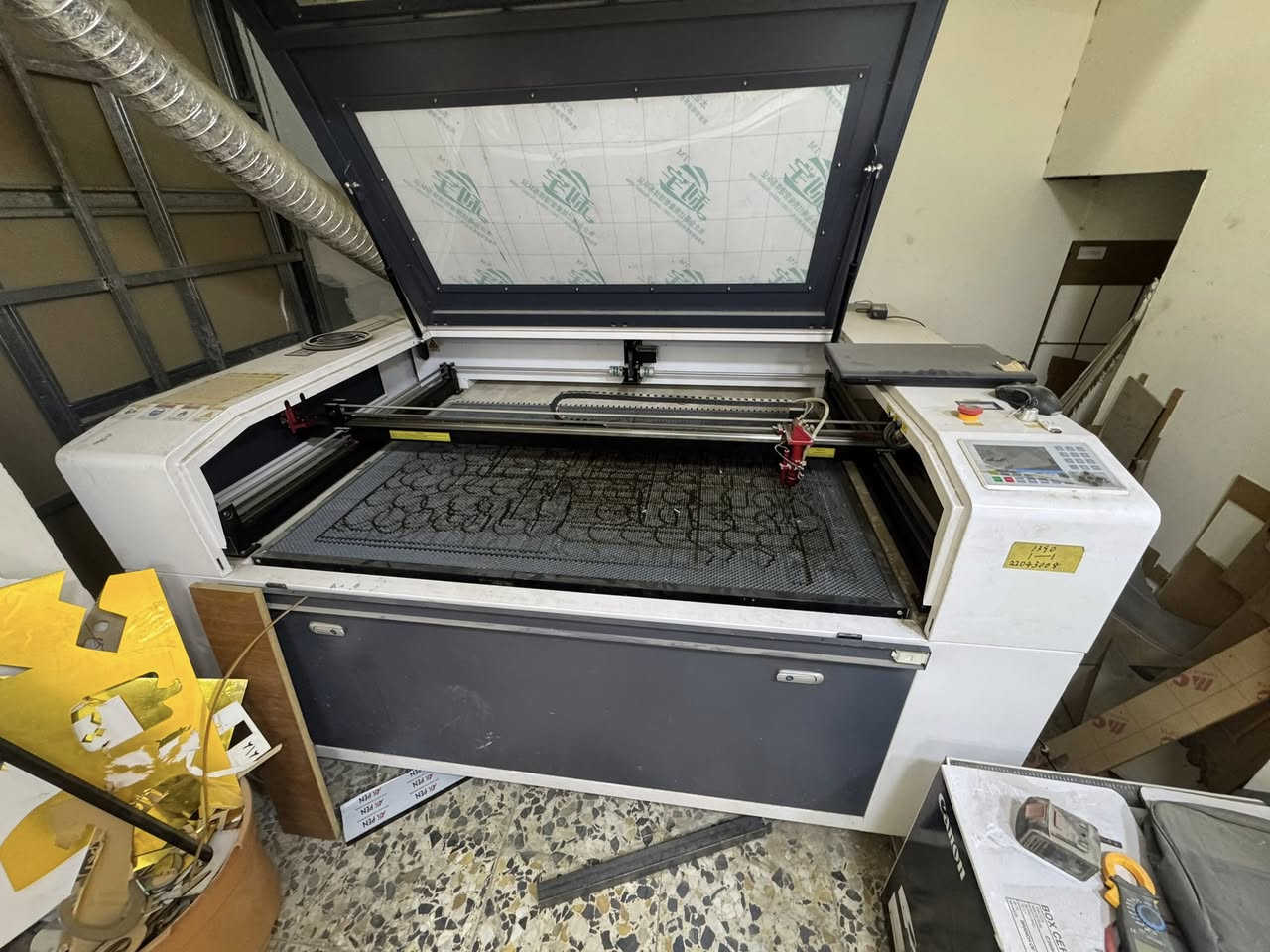 السلام عليكم ليزر استخدم كلش قليل كلش اصلا جبته علمود شغلات بسيطه ومحتاجيته بعد فه اريد ابيعه القوه مالته 150w ضربه وحده تضرب 22mmمكينه  جديده كلش بترابه نايلون مشايله منه  حته الغراض ولعده مال مكينه موجوده قياس 90 cm      ب130cm


**إذا كنت صاحب هذا الإعلان وتريد حذفه لأي سبب، رجاءا أرسل رسالة إلى الدعم الفني**