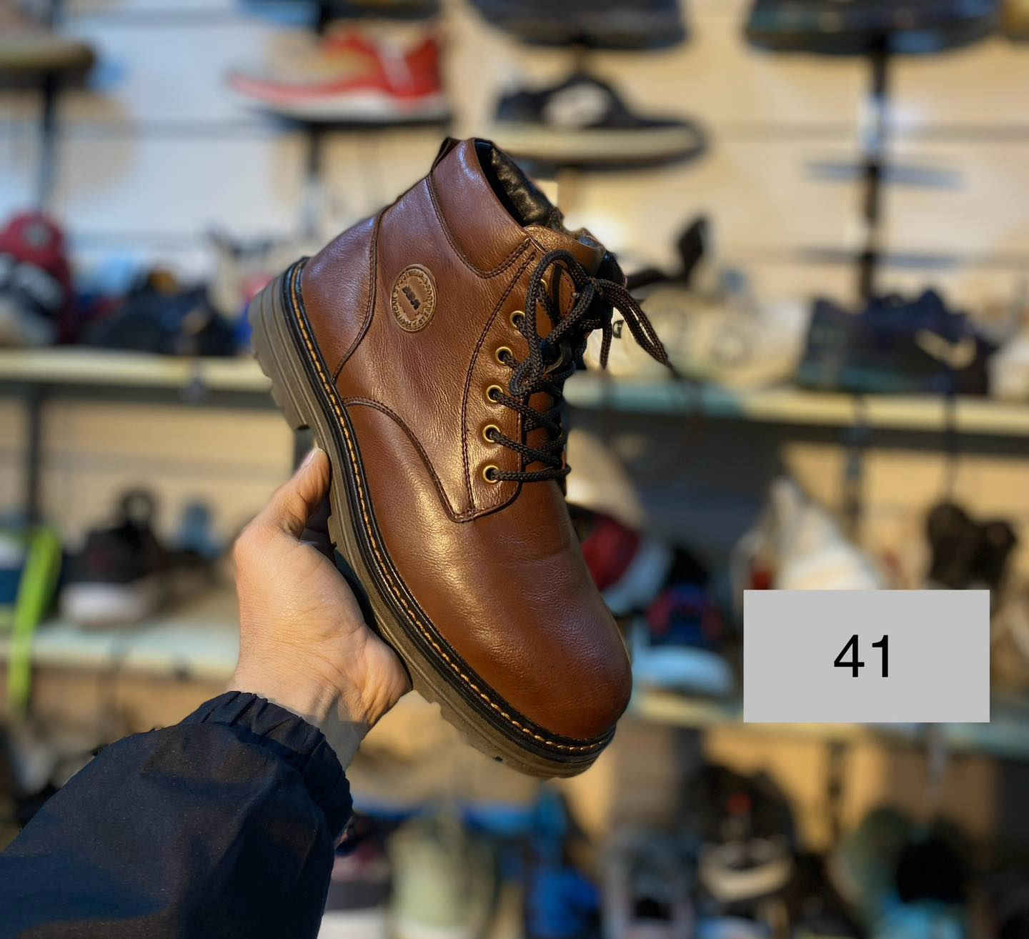 تم وصول بوت باله اصلي ( جلود طبيعية ) و ماركات اصلية 

العنوان حلة شارع مقام رد الشمس مجاور مطبعة بسمان 
 
 ً يتوفر توصيل لجميع محافظات العراق   ً 

 الاستفسار  واتساب 📞✅
***********📞
