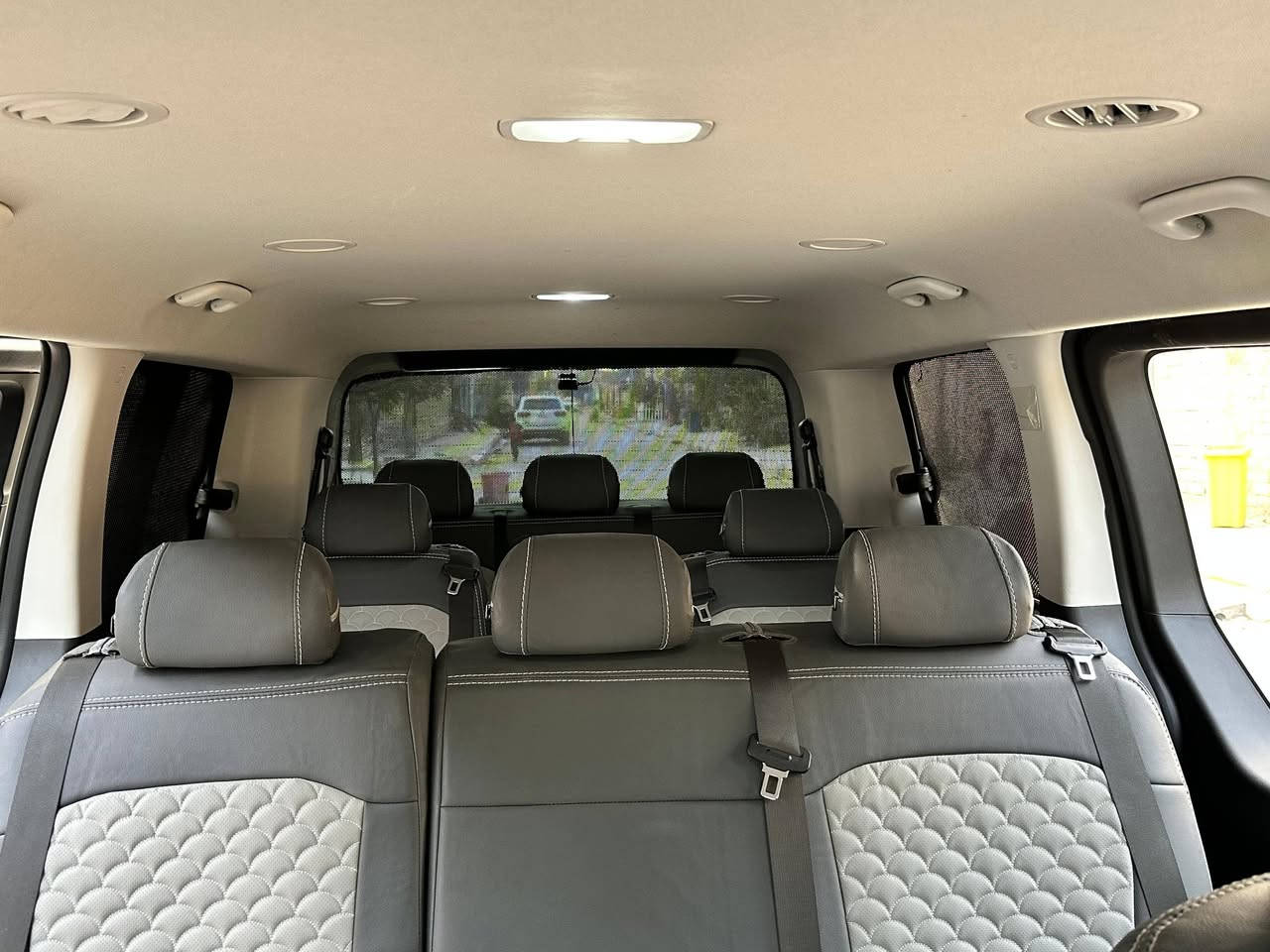 السلام عليكم سياره ستاريه للبيع موديل 2025 بيه بارد وره لباب  السدر الباب  وباقي كفاله مامتوجدعل الفيس رقمي ***********
