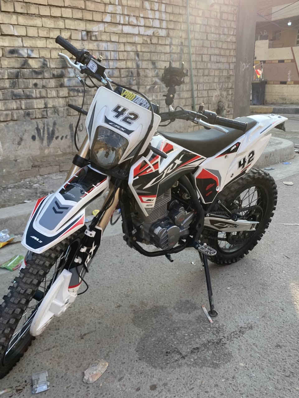 قفاز crxمحرك 300كفاله عامه موديل2025السعر واحد و500وبيه مجال المو شراي لا يراسلني الرقم*********** الدبل رياضي
