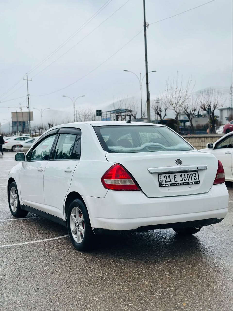 ڤێرسا سندوق مۆدێل 2011 حیزام نیە ئێمە بە حیزام دەیفرۆشین سەیارەکە هەتا بڵێی توند وتۆڵە قنجێکی بچوکی هەیە لە پشتەوە گێڕ ئۆتۆماتیک سەنەوی نوێیە 4 تایەی لۆکی لەسەرە.  ژم:*********** رانية, السليمانية
