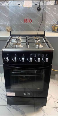 طباخ يخبل مستخدم صار 25يوم من اخذته بس اريد اسافر07768489350 مكاني بغد...