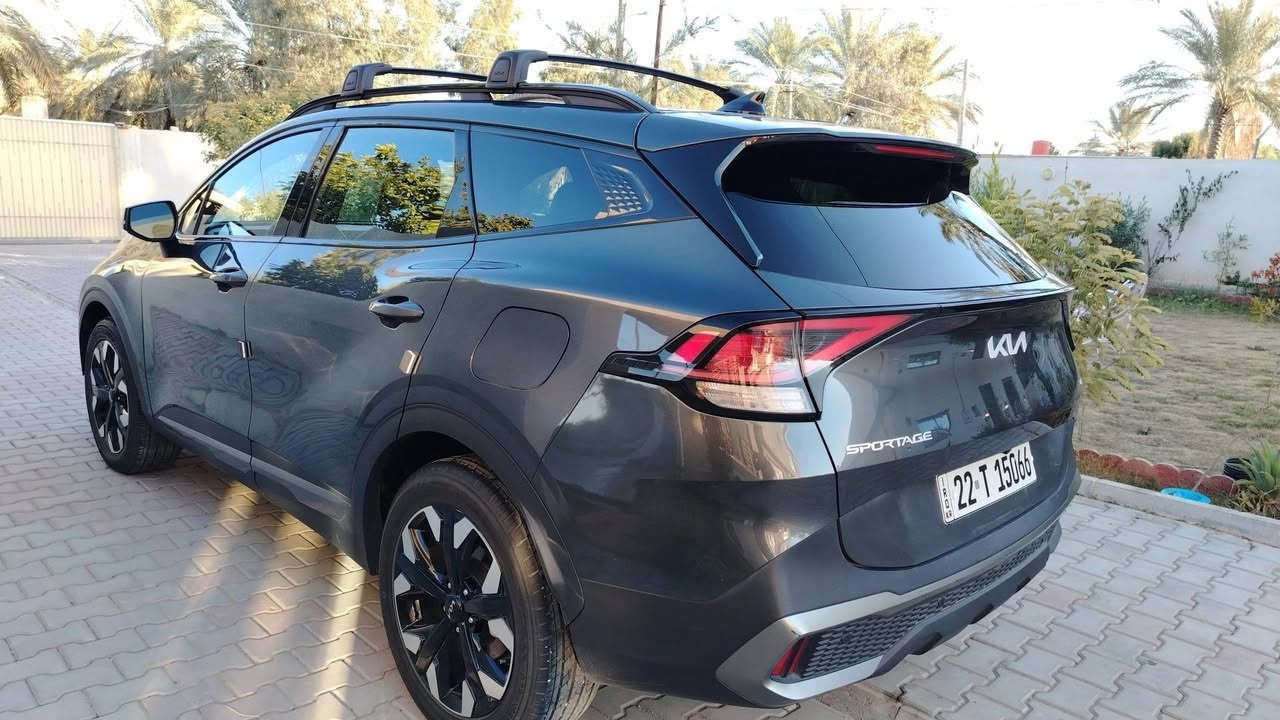 مكاني بغداد
***********
السلام عليكم
سبورتج 2023.       1/1
فول مواصفات 
اعلى فئة EX فول ل اخير 
ماشية44 ✨
بانوراما
كشنات كهرباء
تدفئة ستيرن
تدفئة بلكشنات
حساسات امامي خلفي
جنطة كهرباء
وخير من الله مواصفات بعد
شرط التحويل او وكاله 
وشرط فحص سياره جاهزه من كل شي كلهه كفاله
