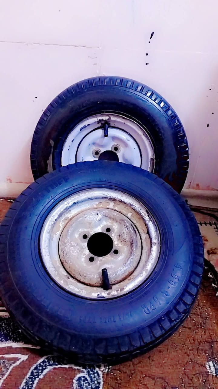 سبير نضيف سعر الواحد ١٥الف دينار عدد ٢ مكان الحر شارع الكبينات اتصل ***********
