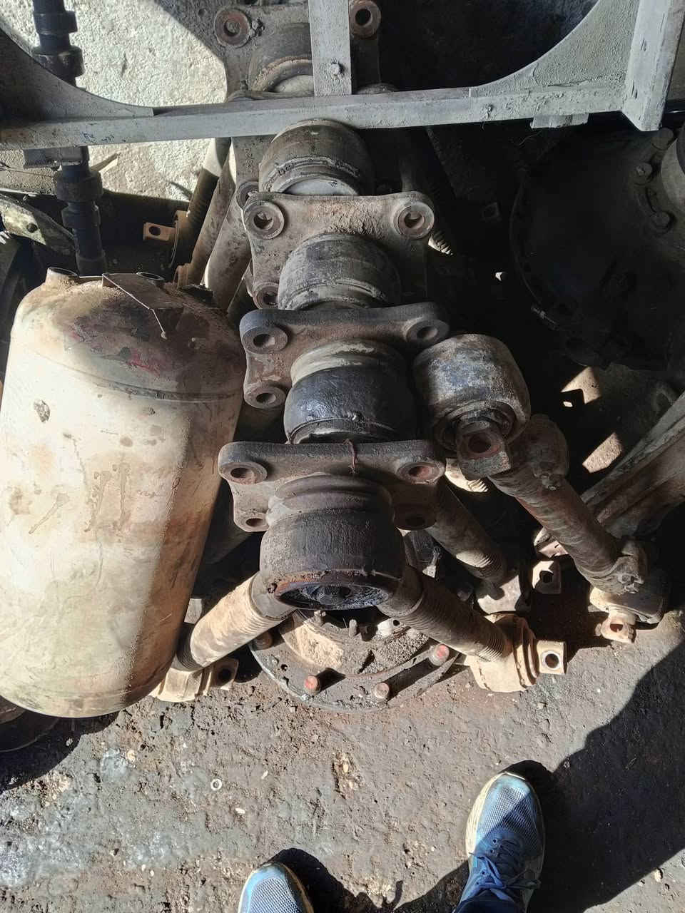 ادوات لوري فالفو مستخدم للبيع ***********
