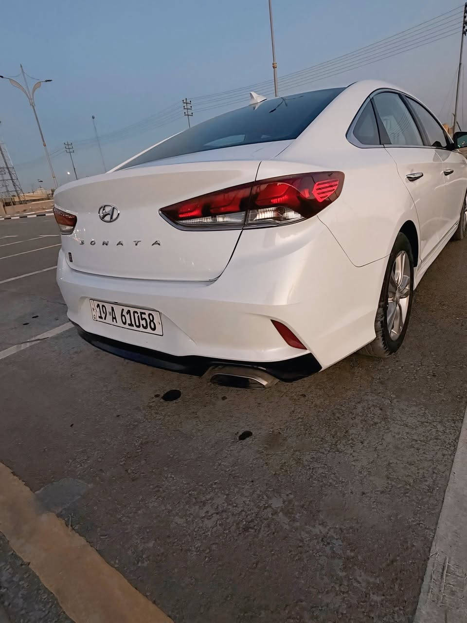 السلام عليكم
سيارة سوناتا 2019

 لون ابيض رقم كربلاء 

للبيع فقط بدون مراوس

سياره جاهزه بدون اي نقص 

صور الحادث مرفقة بالمنشور

السياره كلشي بيها بلاد عدا حادث امريكا 

رقم بغداد انكليزي  بأسمي تحويل مباشرة 

مواصفات السياره

محرك 2400

بصمه تشغيل + ابواب

كشنات جلد 

كشنات هيتر 

شاشه نظام كار بلي

كامره دواره

ستيرن حرفD + هيتر

شفتات ستيرن

  انظمة قيادة 

كشن كهرباء

رادار جانبي نقطه عمياء

لد نهاري + بك لايت لد

اشاير مري

اشارة ترحيب عند الاقتراب

صندوك ذكي عند الاقتراب

دبل كزوز 

ويل جبير  بلادي

السعر / 144 و بيها مجال 

مكان السيارة كربلاء 

للاستفسار  ***********
