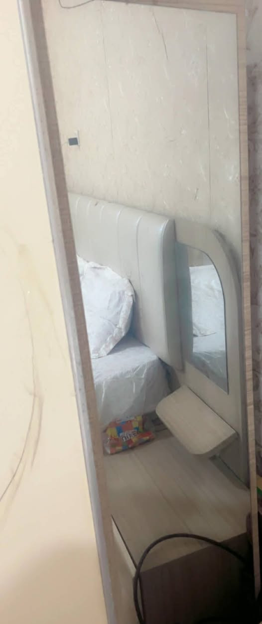 غرفة نوم تركية مستعمله للبيع السعر ٤٥٠ وبيها مجال الاتصال عالرقم
***********
