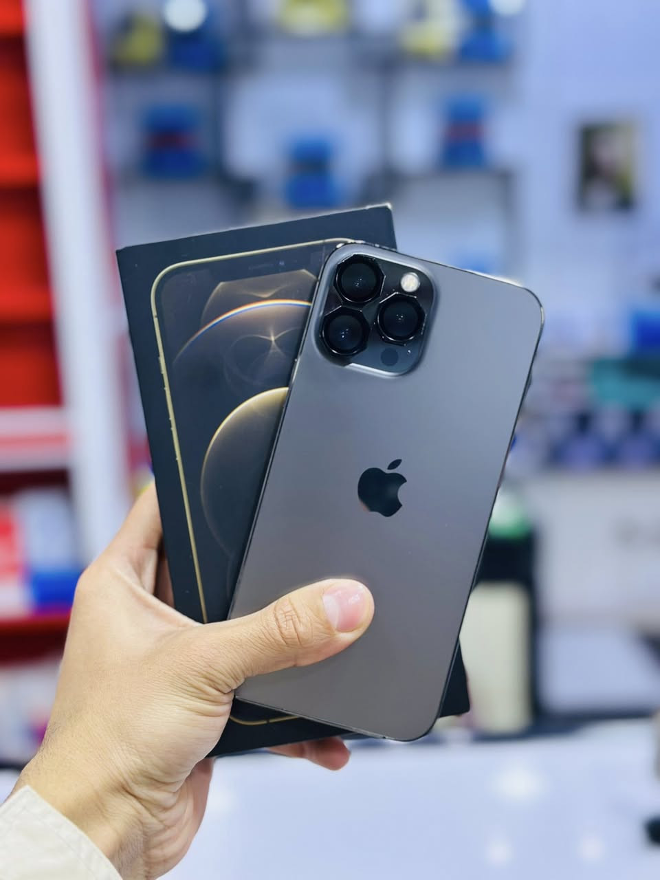 السلام عليكم متوفر:

♠️أيفون 13 برو ماكس ذاكرة 256 بطارية 85 الجهاز مكفول وضمان(بي خط بالشاشة بسيط)✔️.

☑️***********☑️

☑️مركز سفن فون للهواتف النقالة☑️
