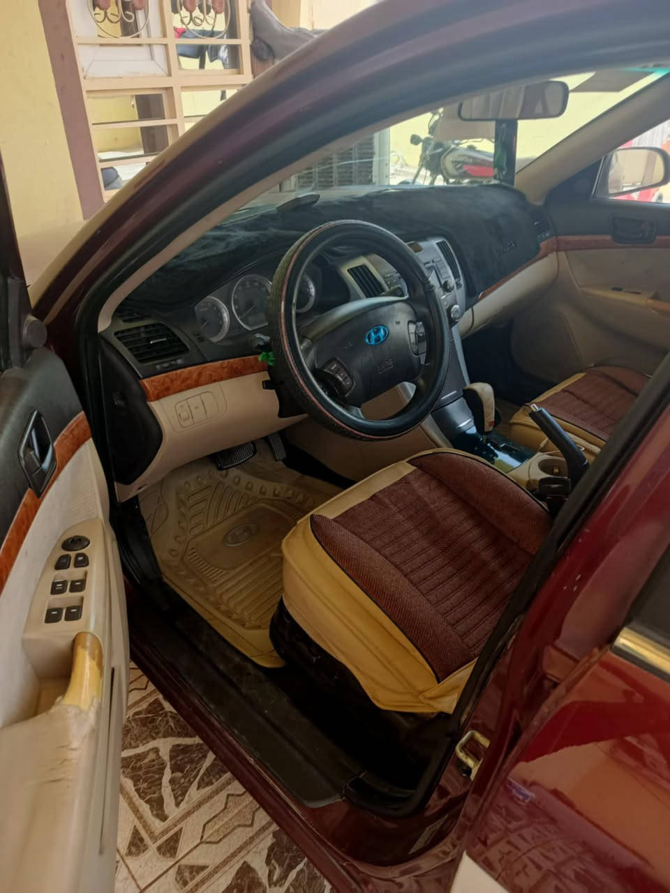 سوناتا 2009
سنويا لحد 2027

كشن كهرباء 

محرك 2400 

بي بابين رش وجاملخ سائق 

تبريد كير مكينه شرط
للبيع او مراوسه     ***********
