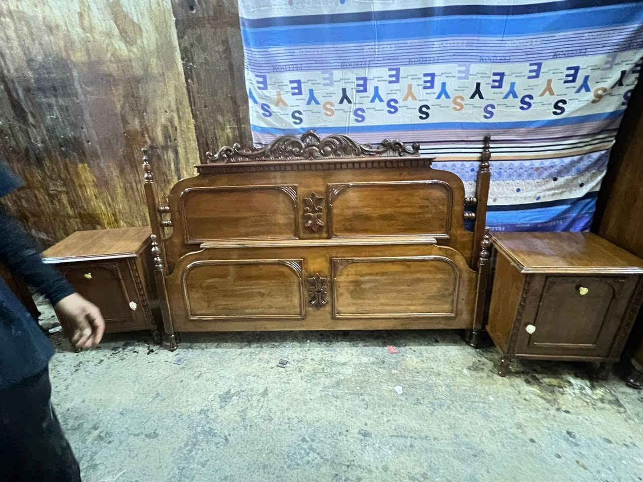 غرفه ٥ باب طابق واحد صاج داخل وخارج مستعمل نظيف شغل درجه اولى موديل نقش صاج بورمي بغداد الأمين الثانية ***********
