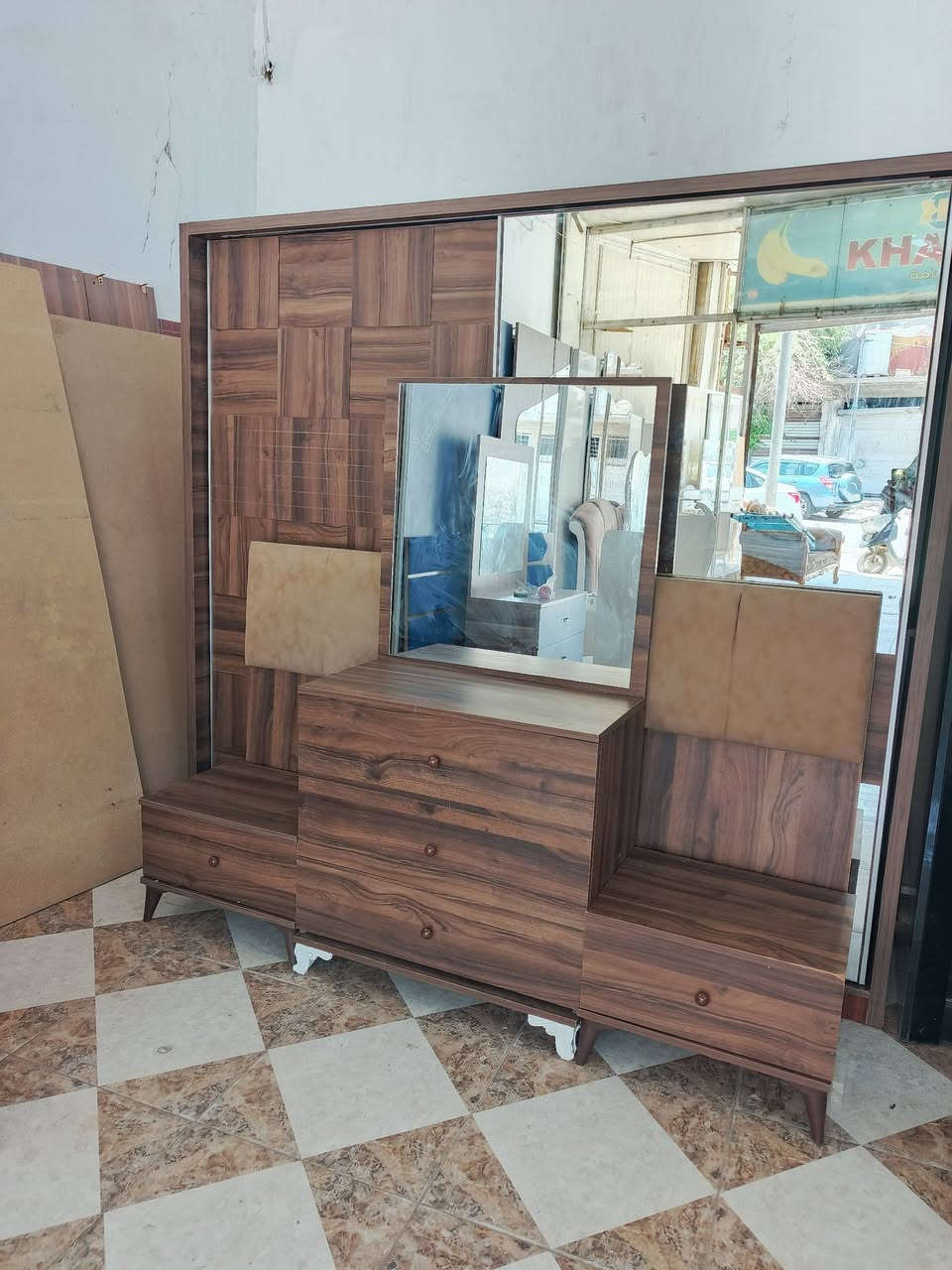 غرفه نوم تركيه 5 قطع ويا الشد والنقل 
💰 السعر: 350 ألف دينار عراقي فقط!
📍 الموقع: كركوك – شارع صلاح الدين (خان تمر) – قرب ماركت صباح.
📞 للإستفسار والحجز المباشر:
هاتف: ***********
واتساب: ***********
📱 تابعونا للمزيد من العروض الحصرية:
تيك توك & إنستغرام: aslan_kirkuk
🚚 التوصيل: متوفر داخل كركوك فقط.
🔄 ملاحظة: (إذا عندك غرفة تريد تبيعها.. نحن نشتري غرف النوم والأثاث المستعمل أيضاً! أرسل لنا الصور على الخاص أو الواتساب ونعطيك أفضل سعر).
معرض أصلان.. نورتونا، وبيتنا بيتكم! 🦁🌹
