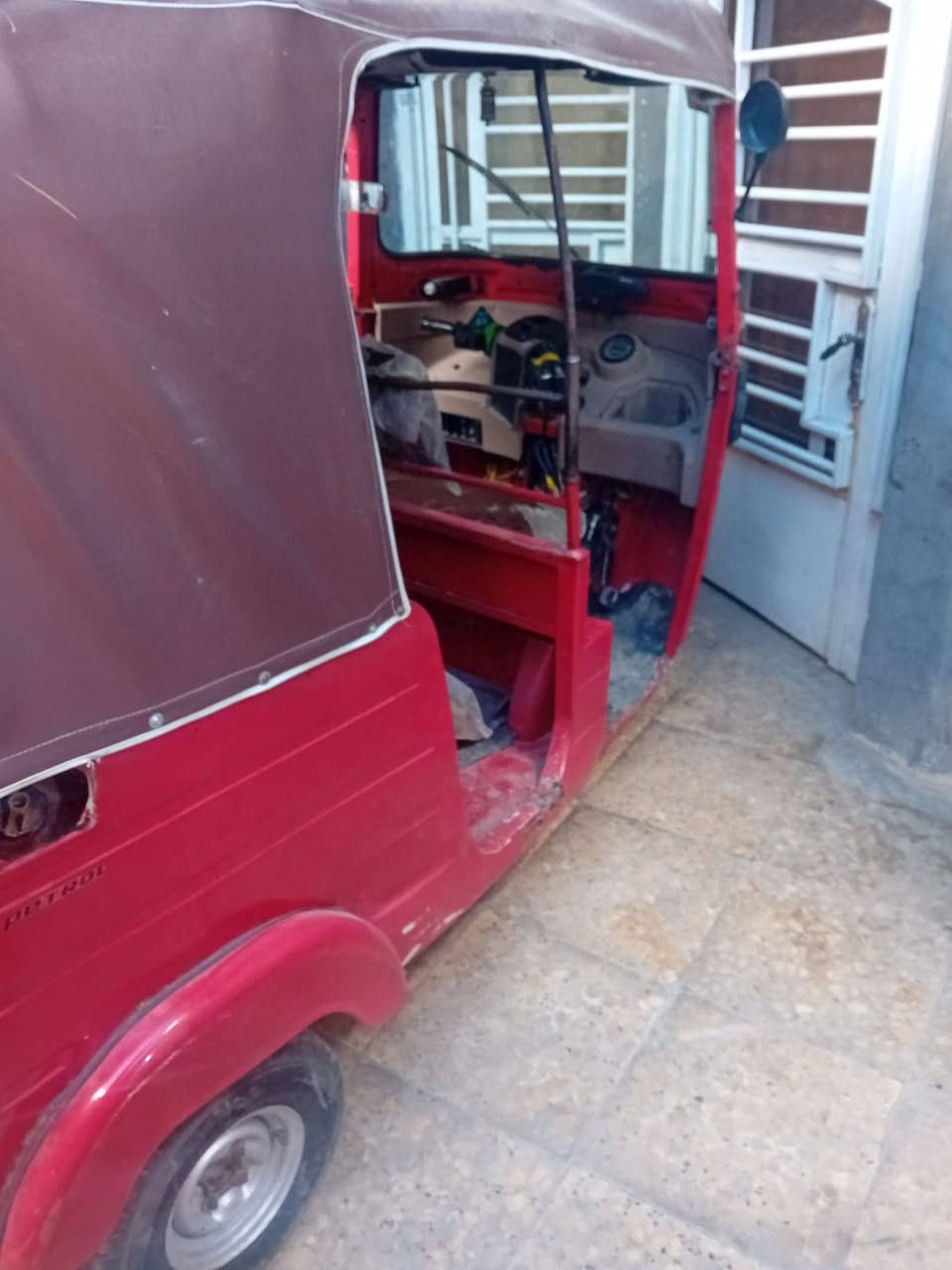 سلام عليكم تكتك البيع موديل 18مجفته جديد رقم واسط بسمي مكاني بغداد ابيعلك طافيه ضفيره خلفيه جديده السعر 4600وبيهه ***********
