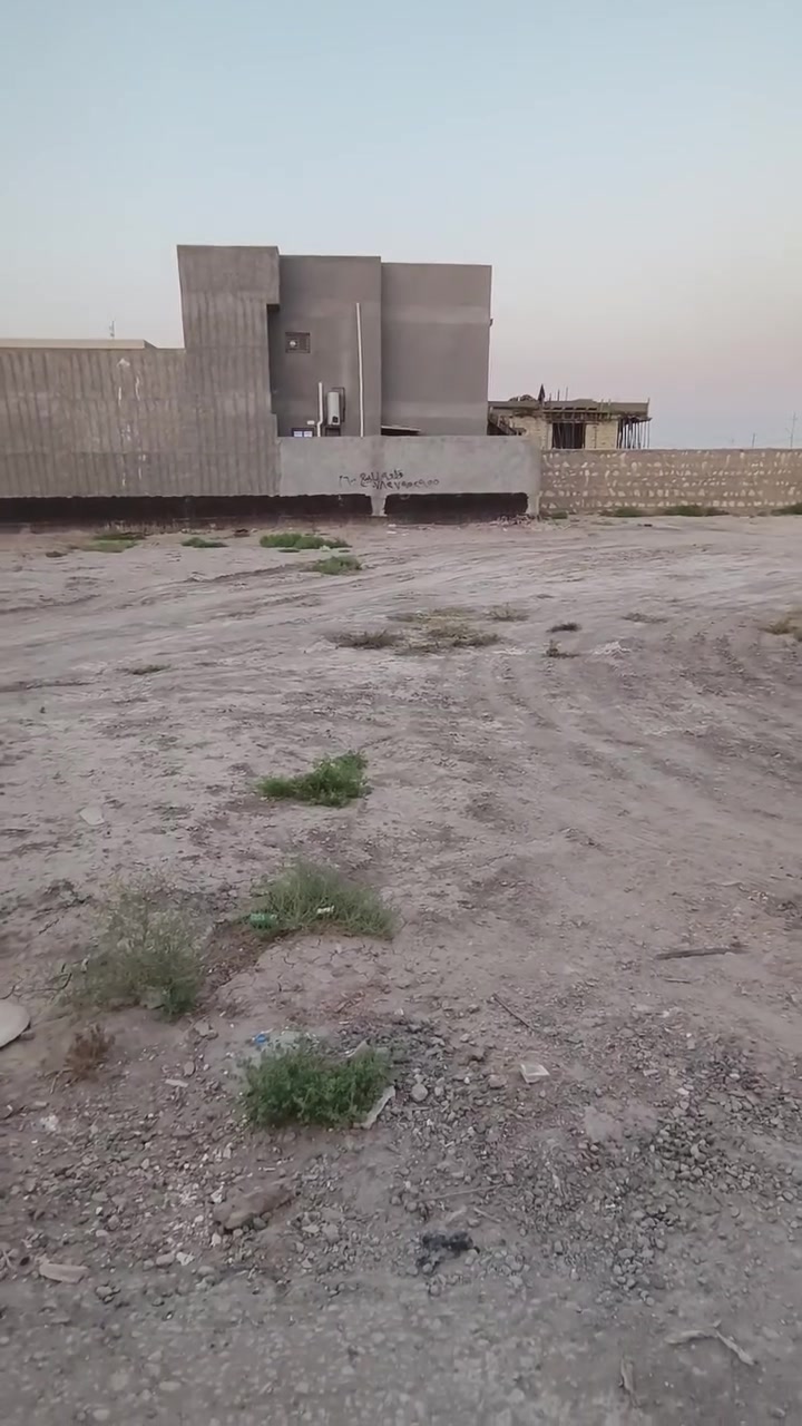 ياالله 
السلام عليكم ورحمة الله وبركاته
قطعة أرض للبيع المساحه ٦٠٠ متر 
الواجهة ٢٠ والنزال ٣٠ 
طابو زراعي سند ٢٥ 
عنوانها الشارع الرابط بين شارع ١٠٠ وبزل حجي علي 
منطقة كاملة الخدمات 
الاستفسار:***********
