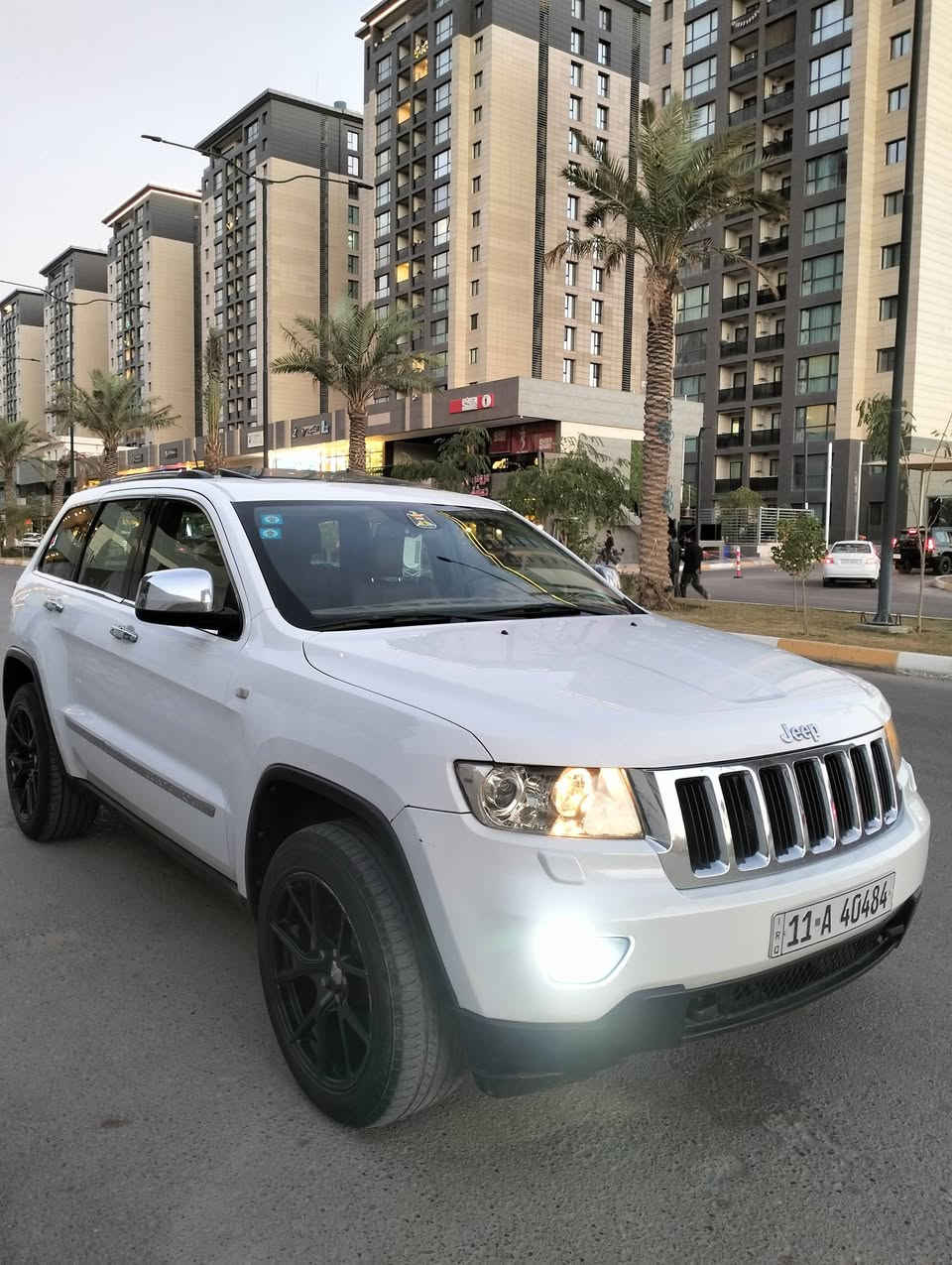 السلام عليكم جيب لاريدو
2013 خليجي رقم بغداد انكليزي 
مواصفات فتحة كشنات جلد بصمة
الضرر بخ جاملغ وبين البابتين علة كد شبرين 
العنوان بغداد حي الجهاد 
السعر 168 
***********
