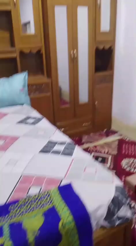 غرفه نوم حطاطه ونضيفه نقصها بس كنتور سعر 650رقم ***********
