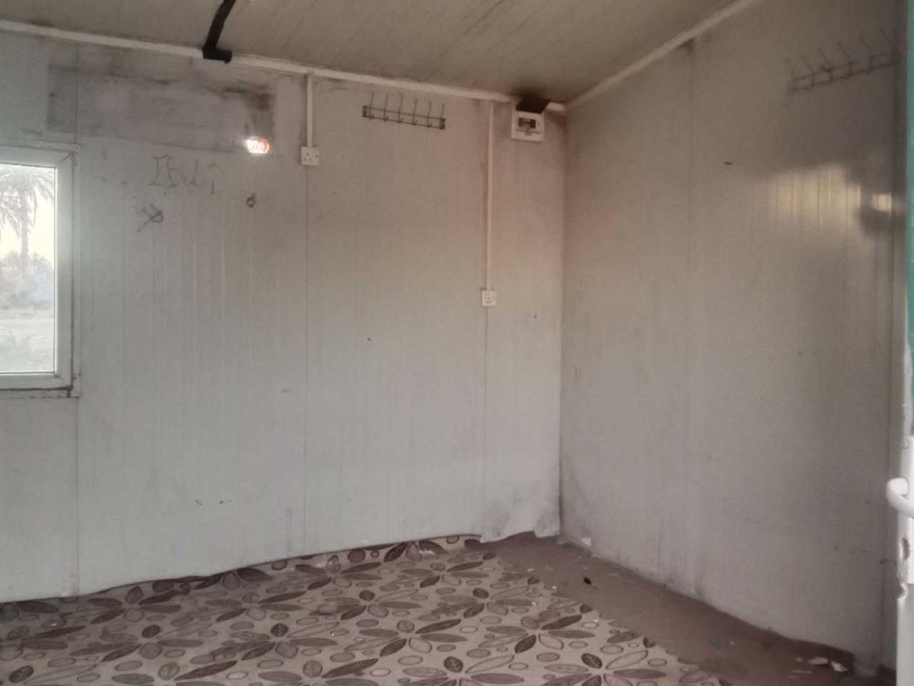 سلام عليكم كرفان البيع طولة 6×4عدد 2نفس الشكل  ***********
