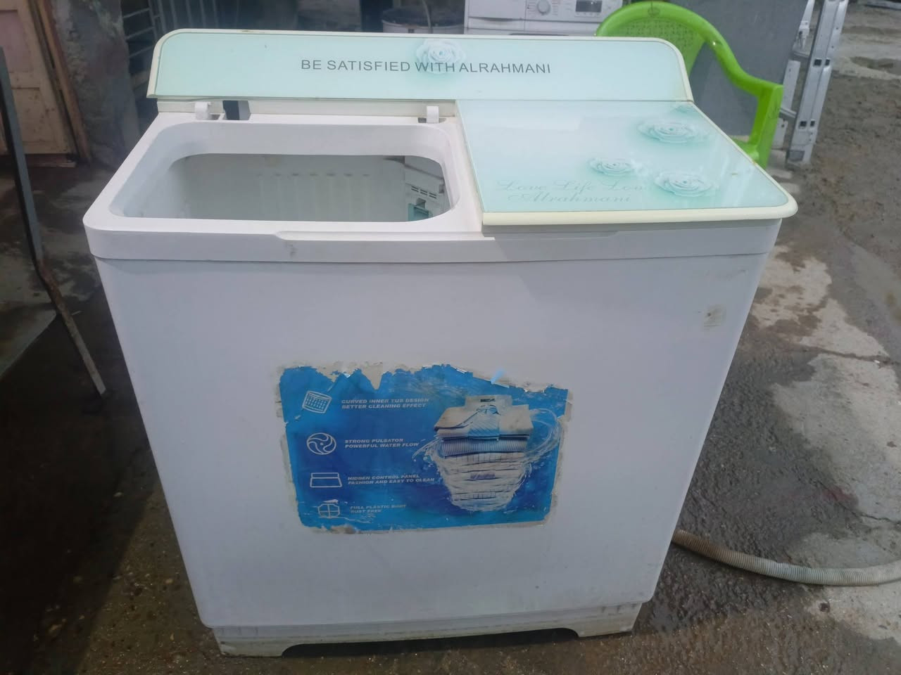 في الفلوجه.. النساف
غساله للبيع شغاله عل فحص  سعر 65 بيها مجال قليل
مكان حي شهداء قرب جامع المرسلين ***********
***********
