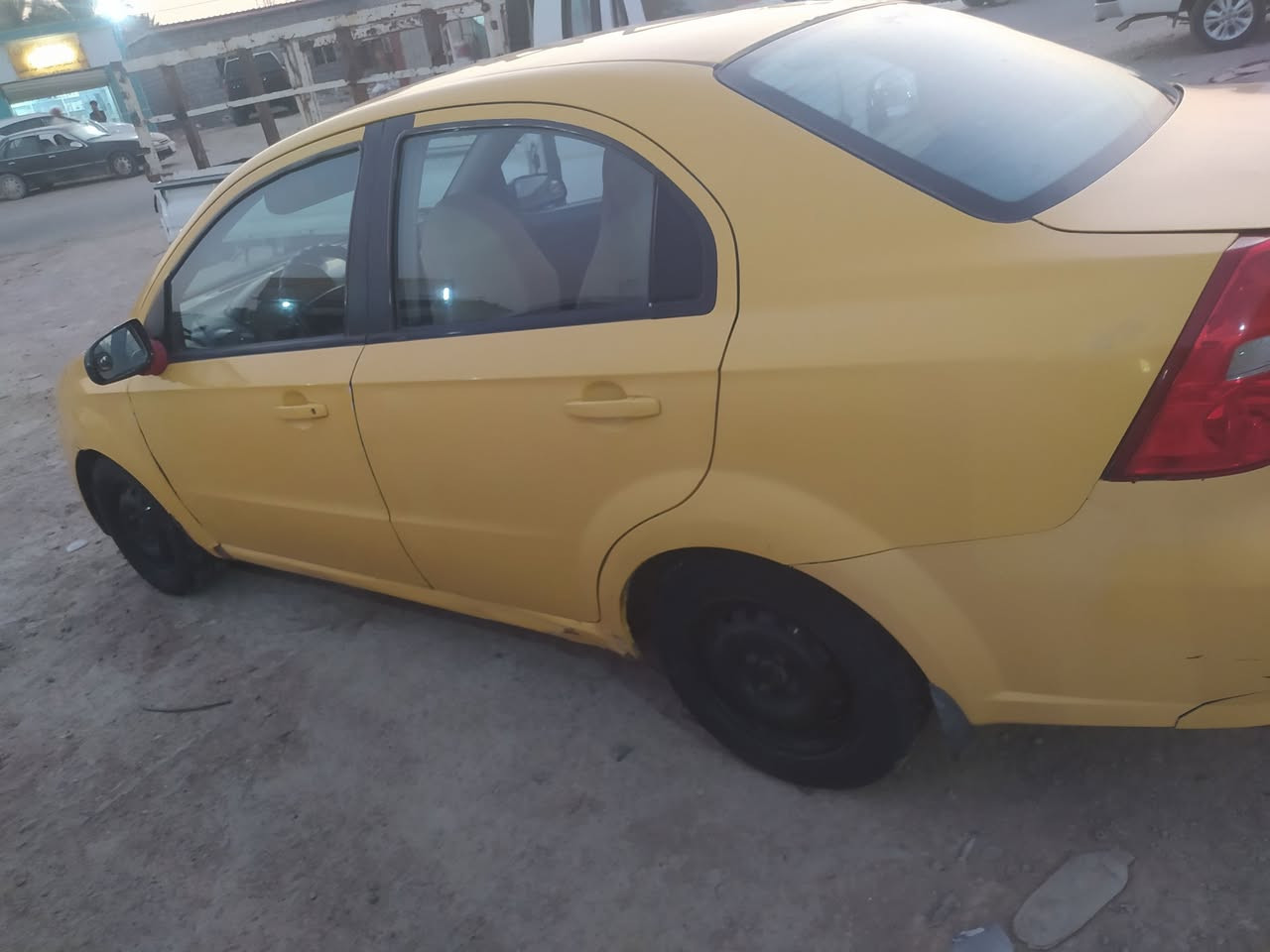 السلام عليكم 

أفيو 2008
رقم ألقادسيه انگليزي تحويل مباشر

محرك 1600مسكر

گير عادي

گير جديد

حداديه جديده 
تخم تاير

مكان الساره بابل القاسم 

للأستفسار  ***********
