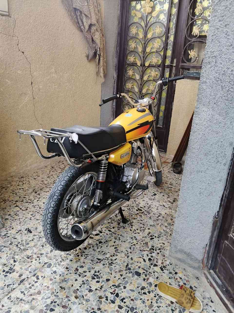 سلام عليكم للبيع اربعه كير اوراق استنساخ  موديل ٢٣ مفتوحه ولفات فقط اول فتحه الها  سعرها ٣٧٥ وبيها مجال مكاني ***********كربلاء حي القدس رقمي
