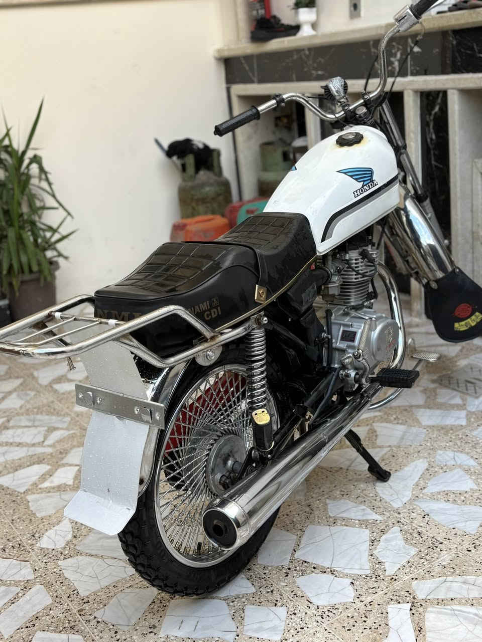 ‏سلام عليكم شباب مطور تايكر الفين و 2020
جاهز مجهز كلشي ما يعوزو  نضافا كدام لعين  محرك صافي لا صوط ولا شي السعر 475 عنوان موصل يرهم مروس هم توصل عل خاص عل رقم موجود (***********
***********
