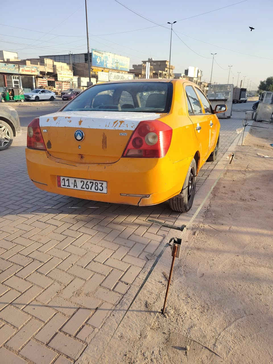 سلام عليكم جيلي للبيع موديل ٢٠١١ سياره بدون حادث محور مكينه وكير ياباني سياره حلوه السعر٢٦ رقم ***********.وات ساب العنوان بغداد
