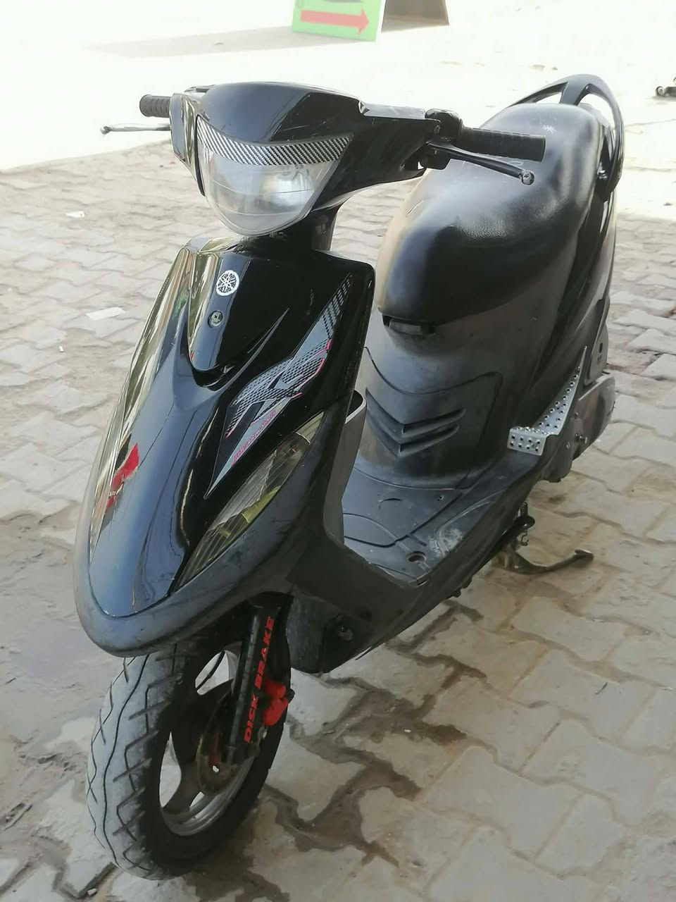 ماكس عدله (49) بلاديه ـ..... دراجه مختمه من الطول للطول ختم واحد ويه المكينه 
مكينه ناعمه لاتنقيص لاتبخير 
دراجه ناشفه كلشي شغال بيها 
* السعر 800. وأي استفسار اخر خاص موجود.
مكان حله مركز المدينه.. حي الجزائر. 
***********
