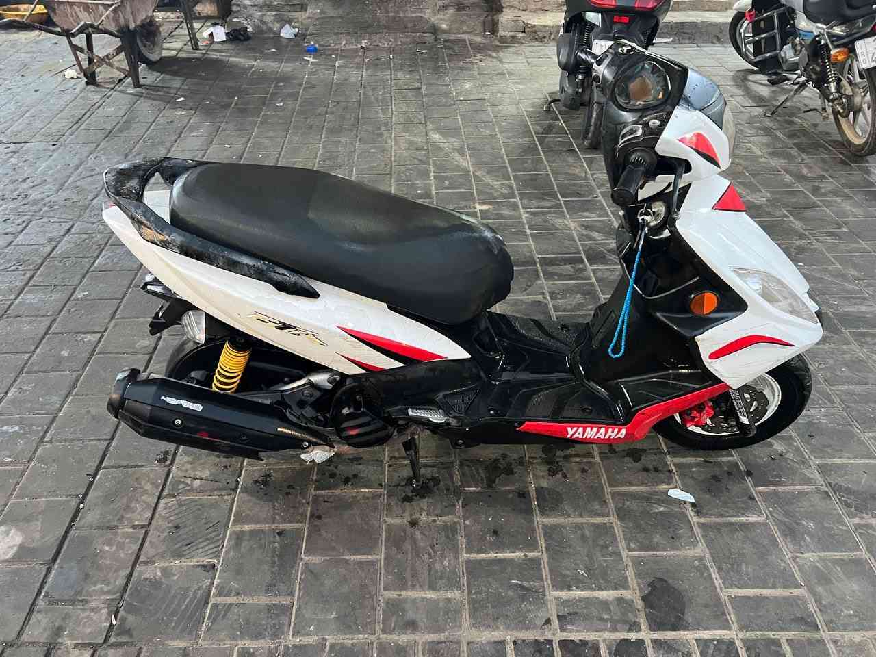 سلام عليكم  جي تي ار (GTR) حديث
لبيع فقط بدون مراوس 
مكينه ناعمه بلادية 
لا تنقيص لا تبخير 
كهربائيات كلهة شغالة لايت عالي ناصي اشاير دشبول  بريكات امامي خلفة 

دراجة بكل وقت نكر وطلع   سعر مناسب  مكاني بغداد ساحة الحمزة ستفسار خاص او 
  0773 470 2947
