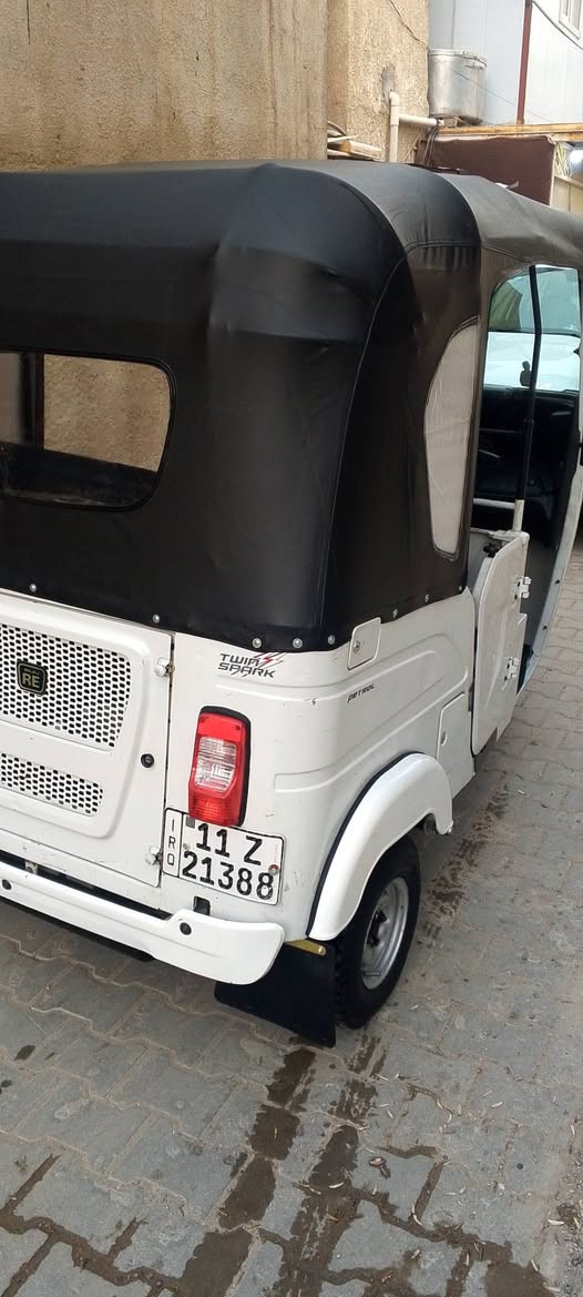 سلام عليكم تكتك موديل 2022 رقم وسنوية باسمي تحويل ثاني يوم كشر ومحرك كفالة بس دوس  معمرة تراي زيرو تكتك جديده وجاهزة السعر 8700 وبيهة مجال بسيط مكاني البياع الشرطة الخامسه للستفسار اتصل على الرقم ***********
