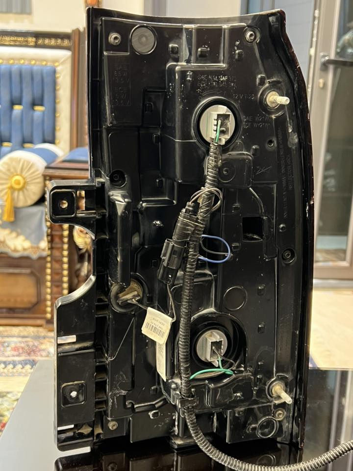 بك لايت تاهو مديل 15 لل20اصلي
واحد جديد جداً زلغ مابي 
والثاني فقط الجامه مكسوره شغال مابي شي
سعرهن 350 الف مكاني ناصرية

***********
