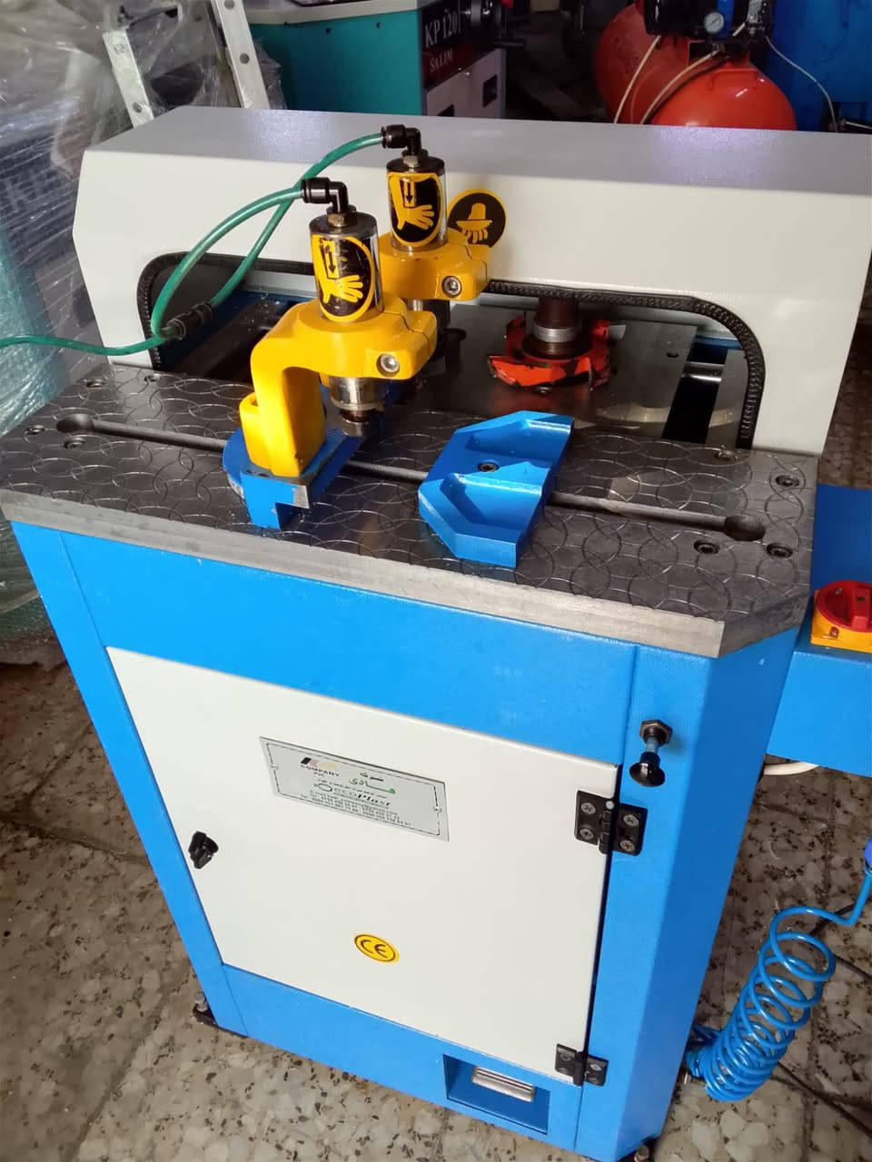 معمل قادي تركي سنكل 6 قطع اخو الجديد نضافة90٪للبيع العنوان بغداد مقابل علوة الرشيد لمعرفة السعر الاتصال على ***********
