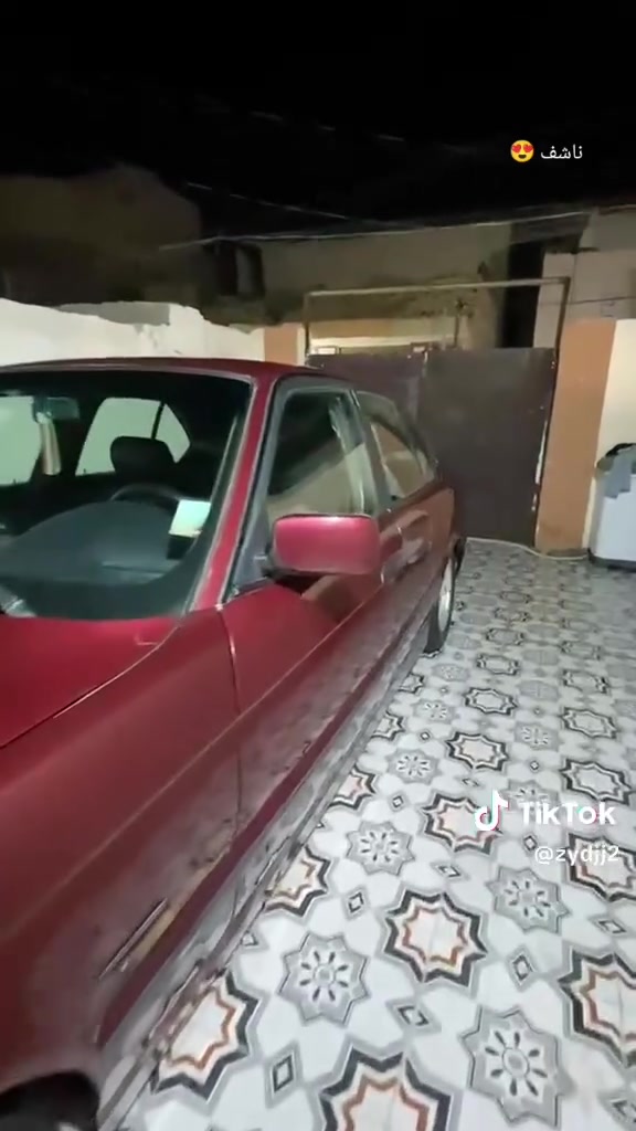 للبيع بدون تحويل سيارة جاهزة اي نقص مابيهة ***********
