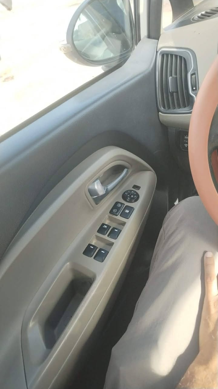 كيه ريوه ٢٠١٥ خليجي مكينه ١٦٠٠ قطرتين وكير وتبريد حداديه كفاله بيه قطعتين جاملق خلفي وقبق جنطه بسمي تحول ثاني يوم السنويه لل ٢٩ السعر ٨٠ وبيه مجال حك الجيه المكان بابل ***********
