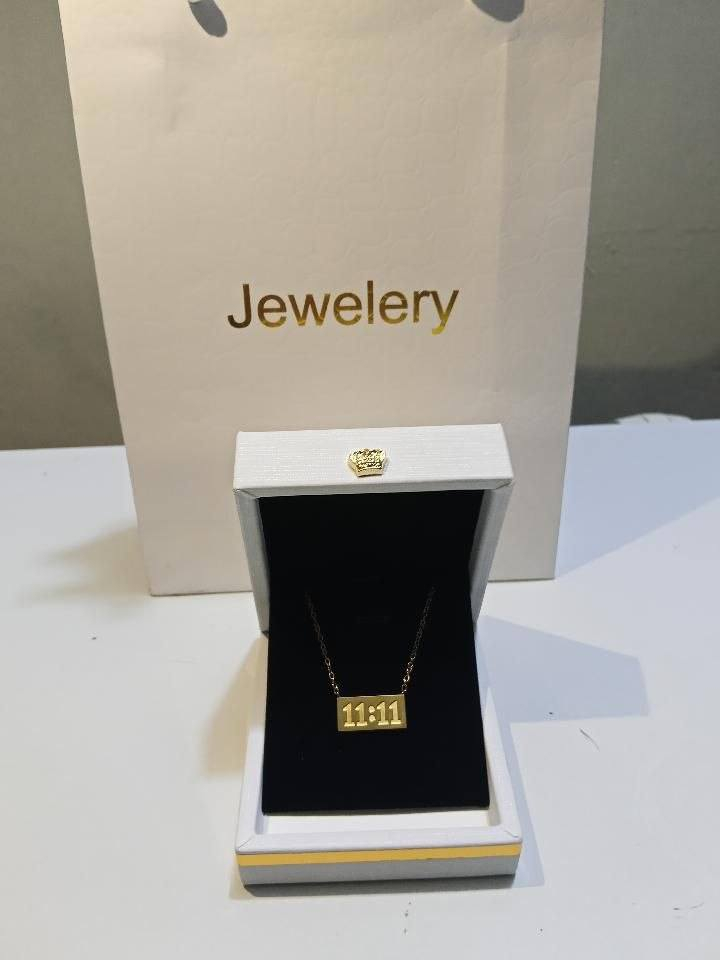 قلادة 11:11 🤍✨ الترند بـ 7 الاف مع التغليف المجاني 🌚💙
متوفر الون الذهبي والفضي بالشكلين 
 التوصيل لجميع المحافظات


**إذا كنت صاحب هذا الإعلان وتريد حذفه لأي سبب، رجاءا أرسل رسالة إلى الدعم الفني**