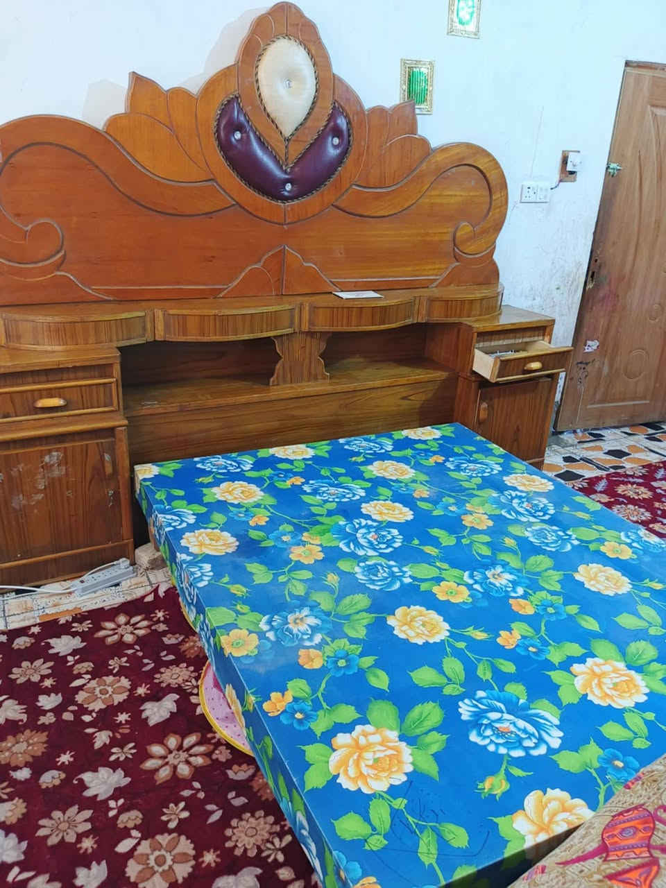 غرفه أخشاب للبيع مكاني حله حي العسكري السعر 600 وبيها مجال بسيط ***********
